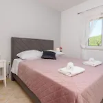 Cozy Apartment In Klek Klek