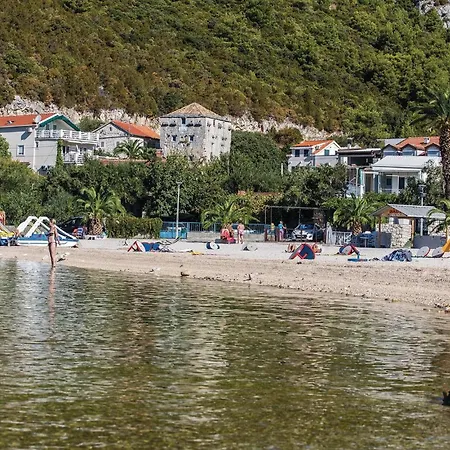 1 Bedroom Awesome In *