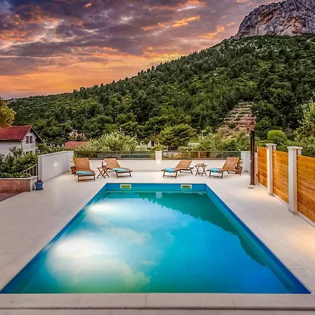 Appartement 1 Bedroom Awesome In Klek